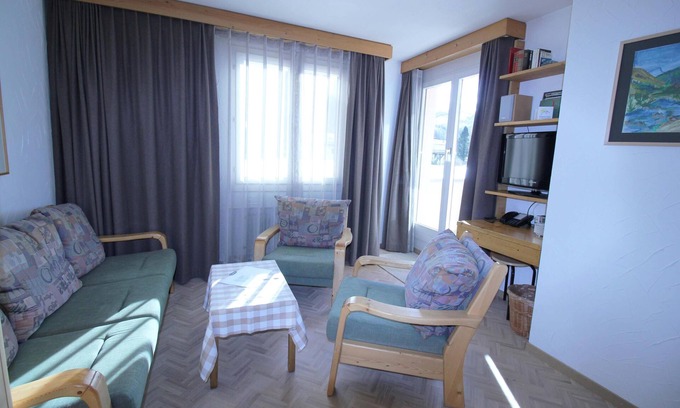 Sils-Maria Apartment | Residenza Lagrev - 2 room flat no. 014 - type 21A - raised ground floor - south