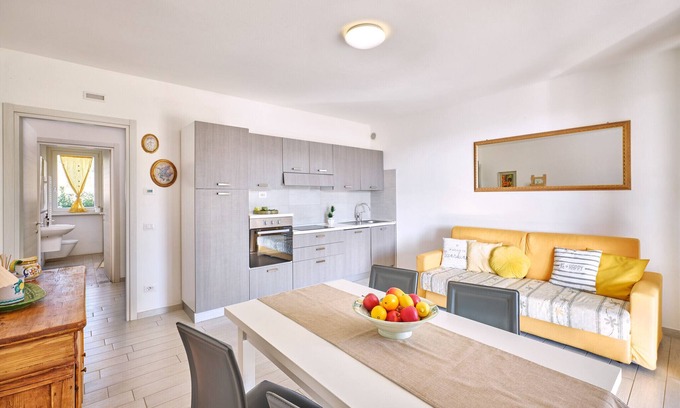 Pastrengo Apartment | Residenza Pastrengo - apartment Girasole with pool and terrace