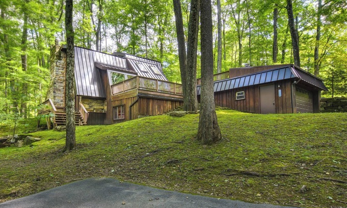 Treasure Lake Cabin | Resort Amenities: Family-Friendly DuBois Cabin