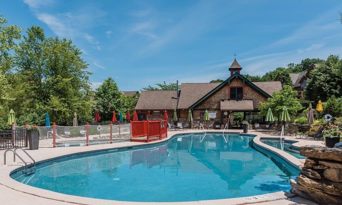Vernon Condo | Resort | Fireplace | Free Wifi | Pool | Hot Tub | 1st Floor | 02-14