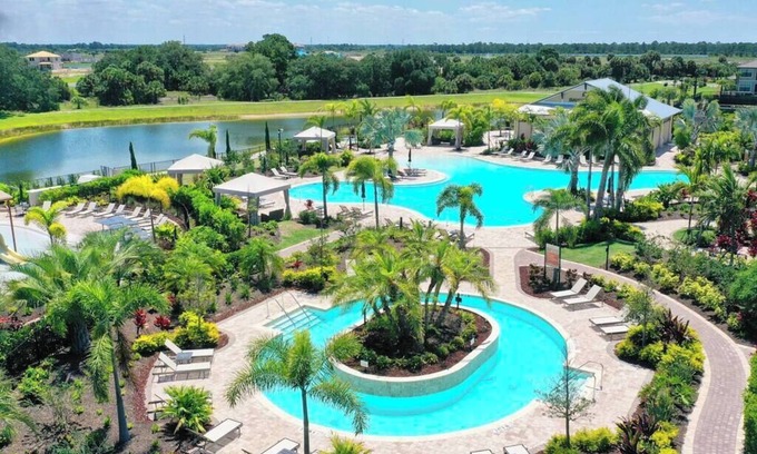 Sarasota House | Resort Full Living 2bd 2ba
