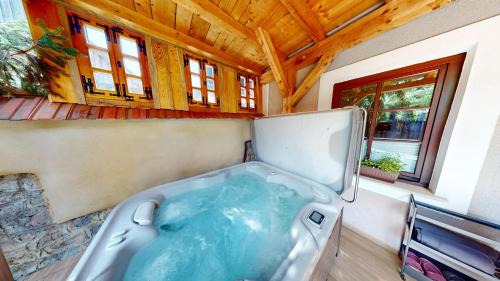 Ivancna Gorica Apartment | Resort Hisa Ida - Apartments with Hot Tub and Sauna