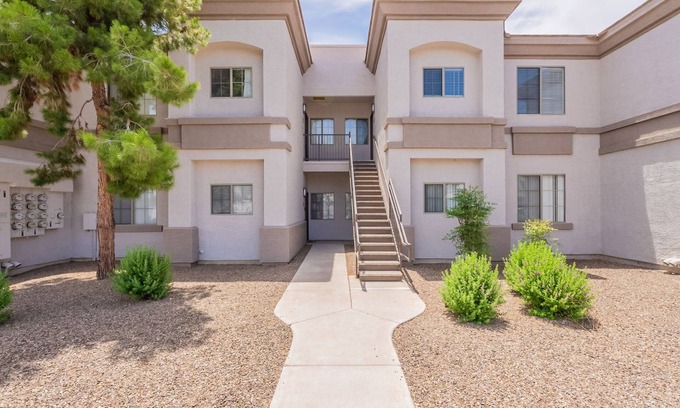 Gilbert Condo | Resort living in the Sun!