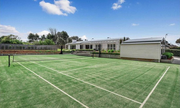 Portsea House | Resort-style 4-bedroom, tennis court, pool, spa, gardens, alfresco in Portsea
