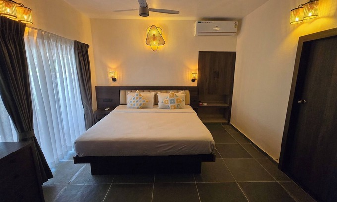 Alappuzha Bed & Breakfast | Resort style boutique homestay with WiFi, AC, Swimming Pool in Marari, Alappuzha