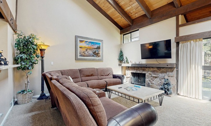 South Lake Tahoe House | Resort townhome with private beach access & lakefront pool