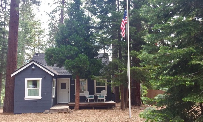 Tahoe Vista Cabin | Rest and Relaxation.Steps from the Beach