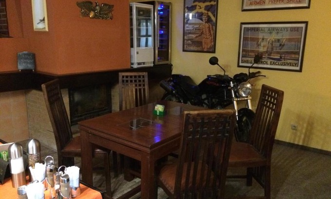Knezeves House | Restaurace-Penzion U Pilota