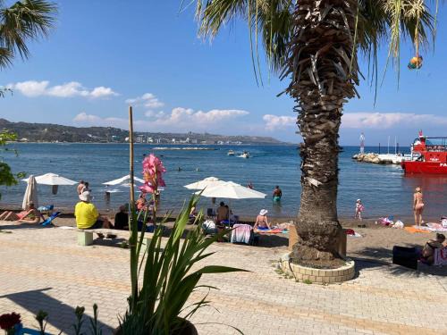 Faliraki Apartment | Restaurant Maria Suites SunRise