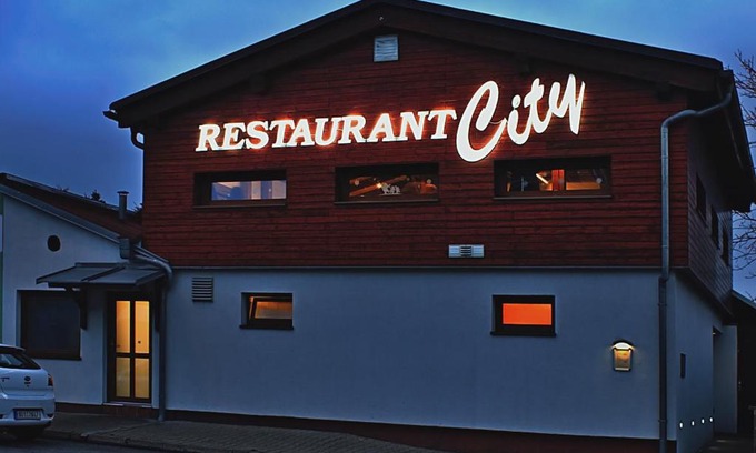 Jirkov House | Restaurant Penzion City