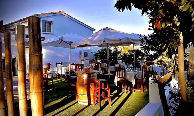 Atajate House | Restaurante Alojamiento El Paisaje