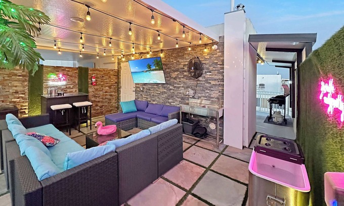 Naranja House | Restful Posturepedic Beds! enjoy Luna Sky! BAR,BBQ