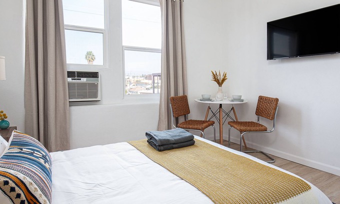 Rampart Village Apartment | Restful Vacay! LA Experience!