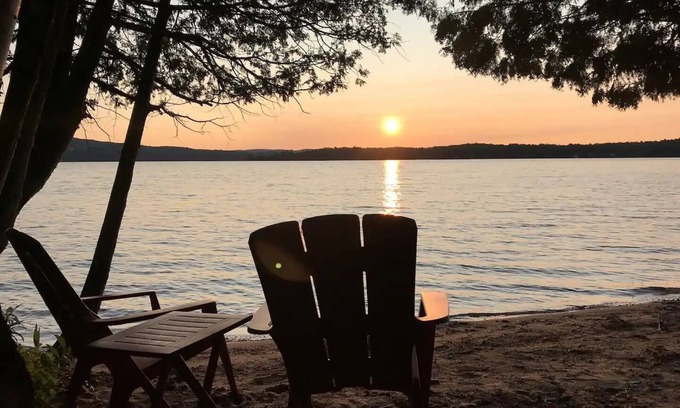 Messines Apartment | Restore your soul at Blue Sea LK- lakeside and close to cycling, hiking and golf
