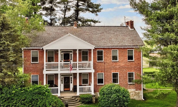 Somerset House | Restored colonial farmhouse near Seven Springs - Perfect for family gatherings