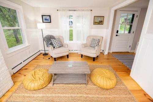 Brandon Apartment | *Restored, Riverside Home* Walk to Adorable Downtown