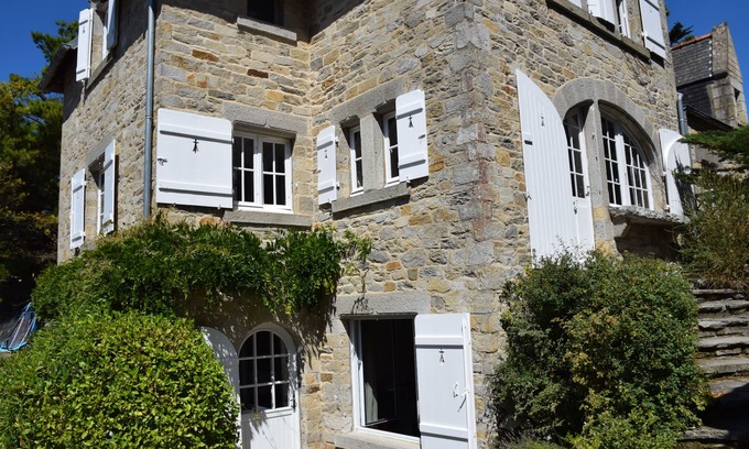 Saint-Cast-le-Guildo Villa | Restored stone villa, 7 bedrooms immediate access to the large beach