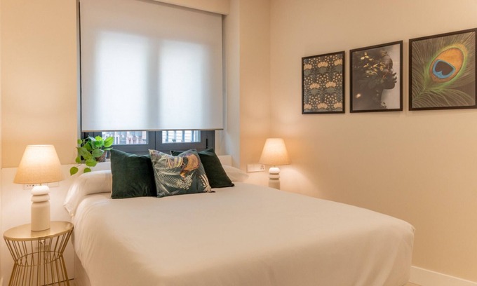 Arganzuela Apartment | Retiro: Comfortable flat in the area of Delicias