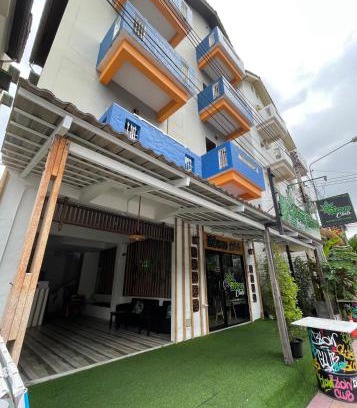 Jomtien House | Retro guesthouse