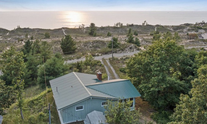 Mears Cottage | Retro Lakefront Cottage with Modern Comforts