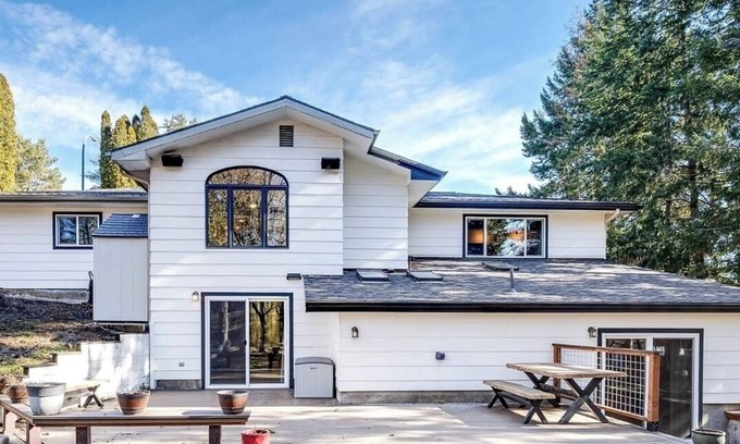 Pullman House | Reunion House on the Palouse! Spacious 4-bedroom house in lovely Pullman.