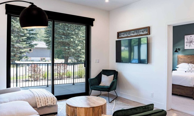 Revelstoke Condo | Revelstoke - Rustic Retreat