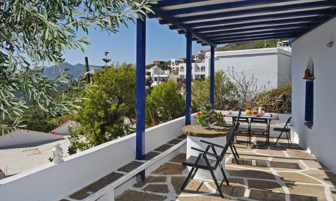Skalados House | Revisited agricultural housing in the center of the island of Tinos