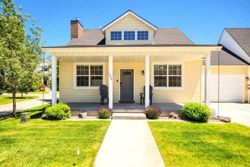 Rexburg House | Rexburg Cottage - Brand New Neighborhood Downtown