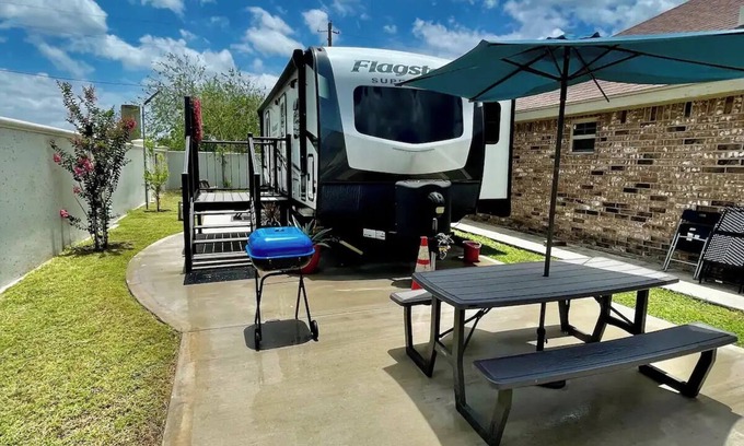 Edinburg House | RGV > Camper- RV Live the Experience
