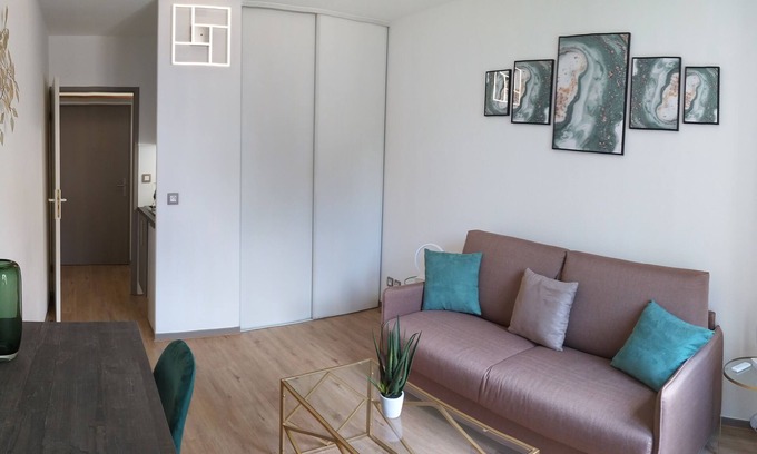 Lyon City Centre Apartment | Rhône riverbank, Lyon center, Lyon 2/Lyon 3 University, parking, all on foot!