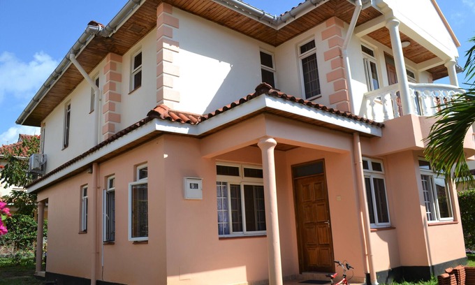 Mtwapa Villa | Rhino Residence - a coastal villa with a splash of glam!