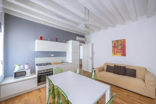 San Polo Apartment | Rialto al Manganer by Venicevillas