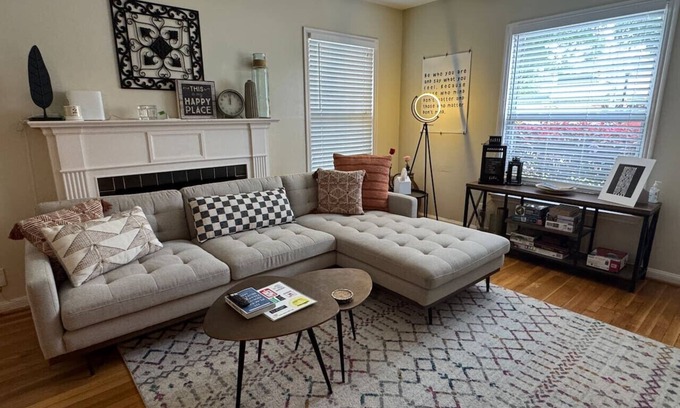 South Central Houston House | Rice Village Retreat