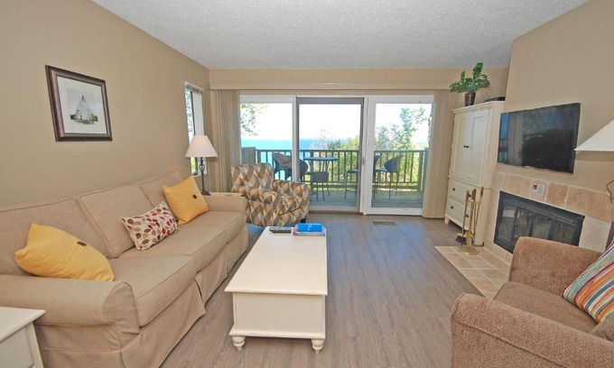 Maple City Apartment | Ridge Top 21 22