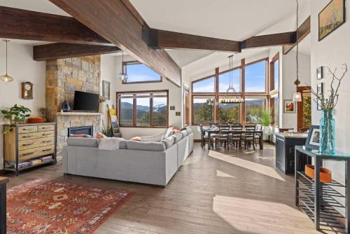 Nederland House | Ridge View Retreat - Panoramic Views and Hot Tub
