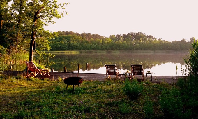 Wesenberg Apartment | Right on the lake! - plenty of space for family & friends - modern & exclusive