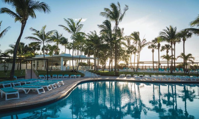 Mid Beach Hotel | Riu Plaza Miami Beach
