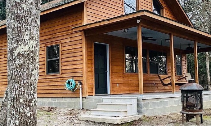 Appling County Cabin | River Cross Lodge Cypress Red Oak Cabin Overlooking the Altamaha River