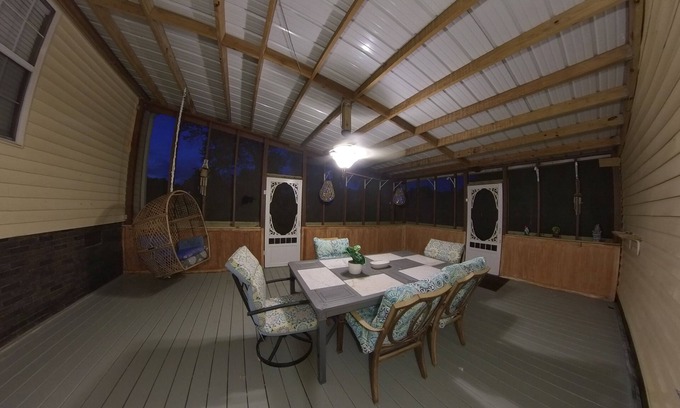 Saluda House | River Dream Lake Murray Getaway
