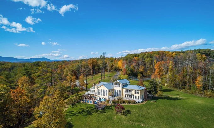 Catskill House | River House by AvantStay | Historic & Secluded Estate on the Hudson River w/Pool