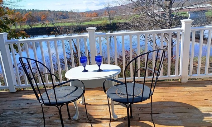 Rumford Point House | River House Rumford Point. 14 mins to Sunday River