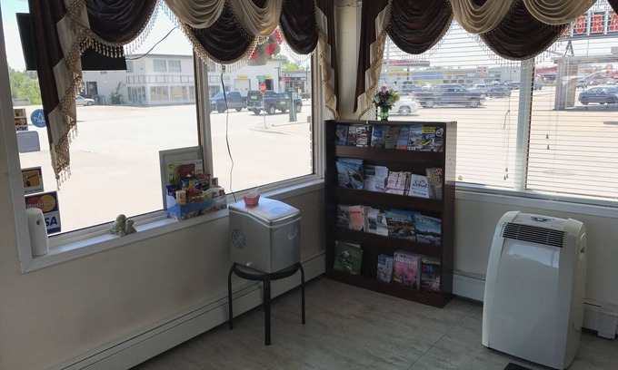 Sturgeon Falls Hotel | River Mist Inn