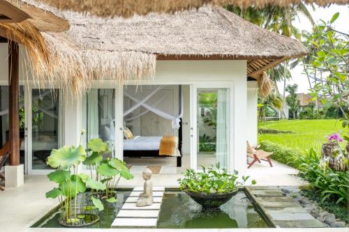 Lodtunduh House | River moon villa