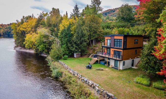 Brebeuf Ski Chalet | River’n Beach | Spa, River & Total Relaxation