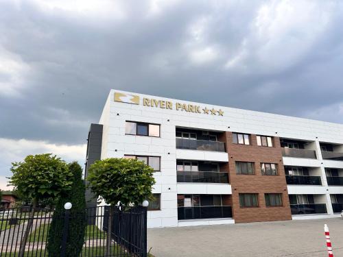 Dragasani Hotel | River Park Hotel