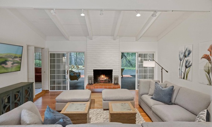 Carmel Valley House | River Retreat: 4B RiverFront Hot Tub 30 Night Min