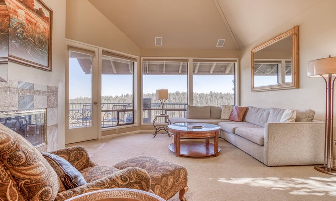 Century West Condo | River Ridge 425AB - Meredith Lodging, River View 3-Bedroom Mt. Bachelor Condo