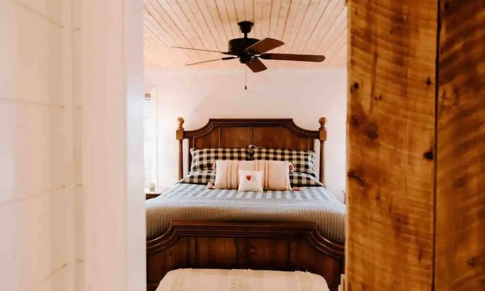 Centerville Cottage | River Run Cottage at Horseshoe Bend Farmnn