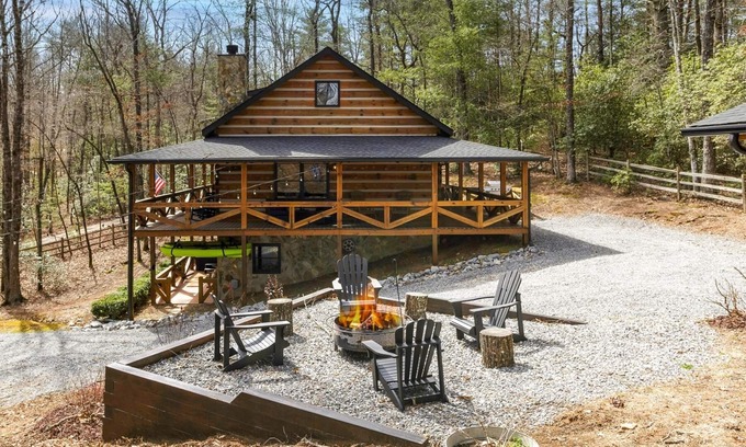 Dial Cabin | River Runners Retreat— Hot Tub, Fire Pit, Luxury Living and River Adventures