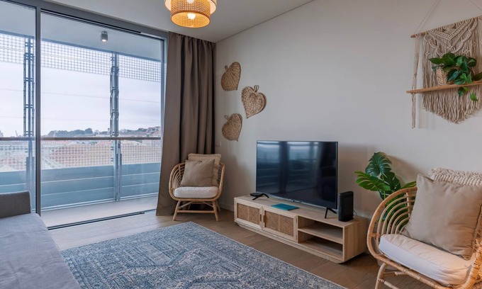 Marvila Apartment | River View 1BDR Apartment by LovelyStay